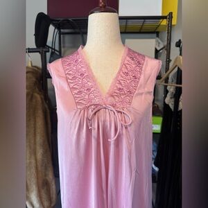 70s Vintage Pink Nightgown🎀
